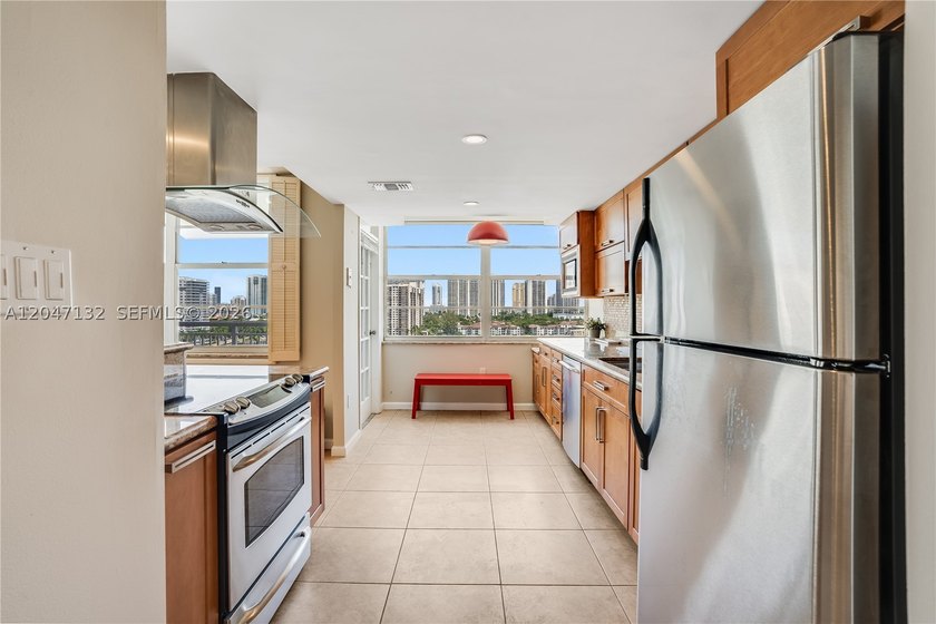 Welcome to your waterfront oasis at Del Prado, located in the - photo 9