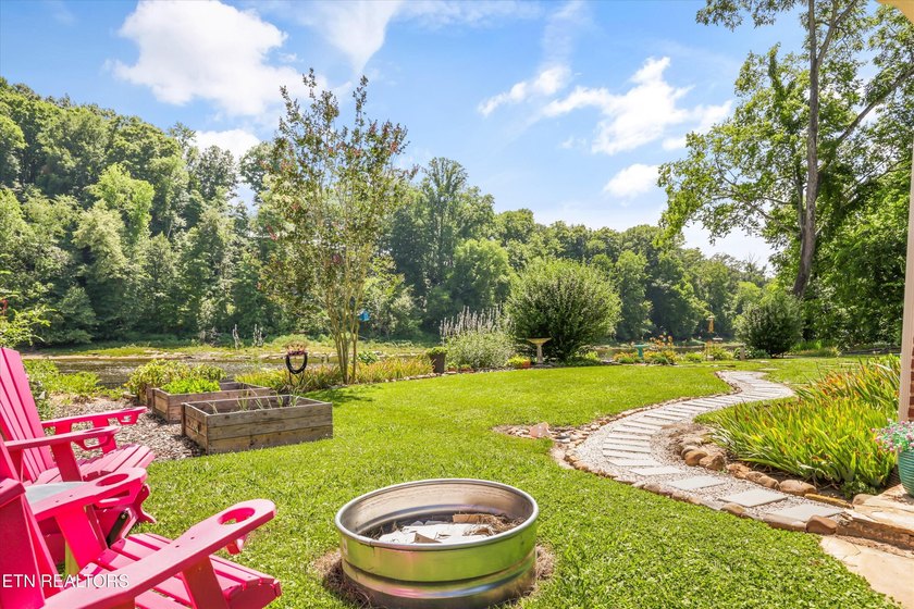 Wake up to breathtaking views of the Holston River from this - photo 9