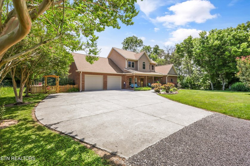 Wake up to breathtaking views of the Holston River from this - photo 10