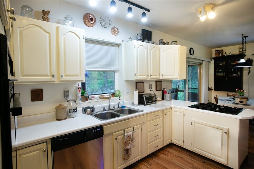 SELLER MOTIVATED!!! In the Heart of the Finger Lakes with - photo 13