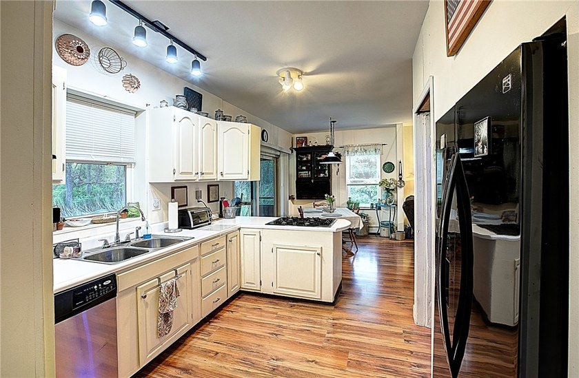 SELLER MOTIVATED!!! In the Heart of the Finger Lakes with - photo 16