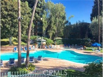 Beautifully updated and move-in ready, this desirable mid-level - photo 3