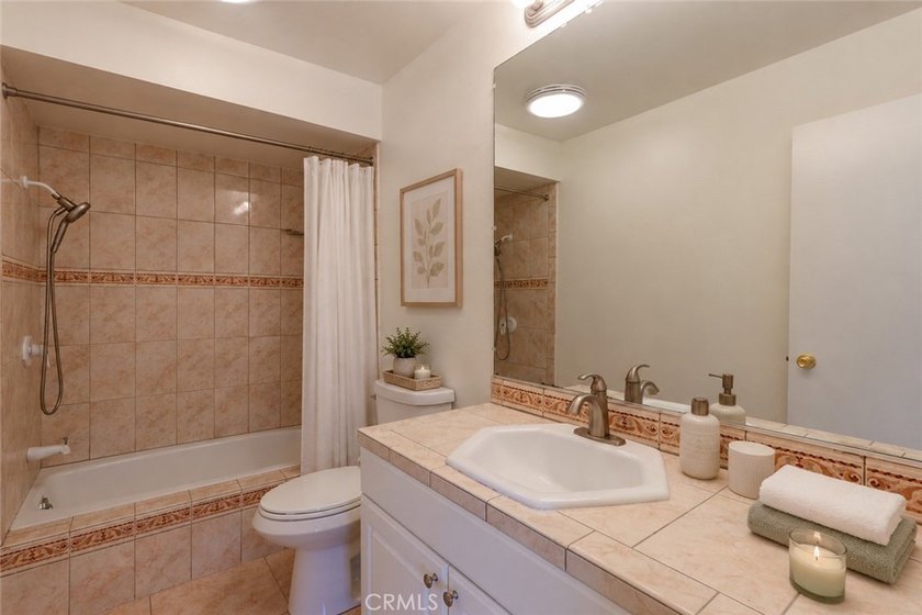 Beautifully updated and move-in ready, this desirable mid-level - photo 10