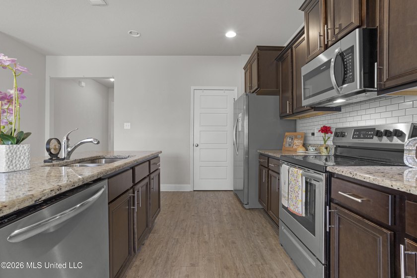 NEW LISTING in Southpointe - Ocean Springs! Tucked away on a - photo 13