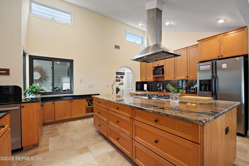 A spectacular WOW home, 3200 sq. ft. on one floor with no steps - photo 4