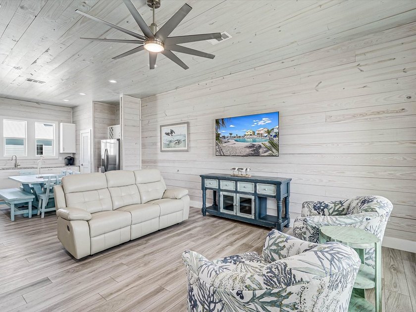 This waterfront home is the perfect Vacation House or Short Term - photo 7