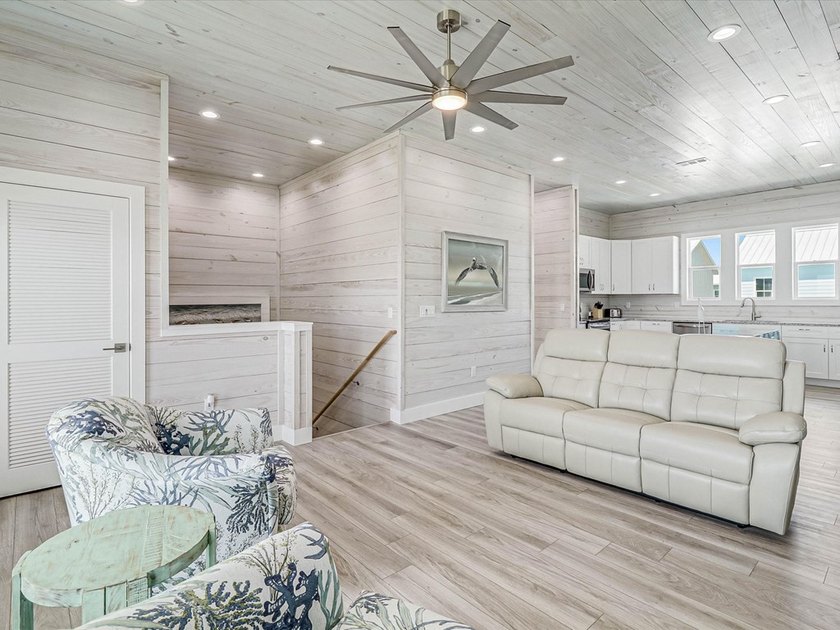 This waterfront home is the perfect Vacation House or Short Term - photo 9