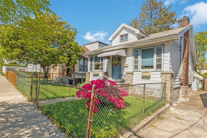 Welcome home to this charming 4 bedroom cape in the heart of - photo 22