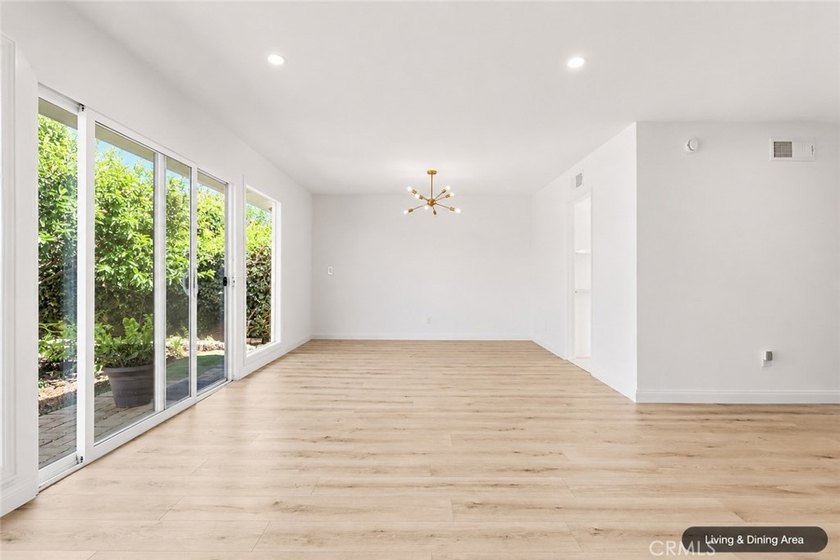 Welcome to this beautifully maintained and thoughtfully updated - photo 5