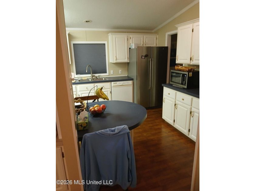 Charming 3BR/2BA Home with Upgrades &amp; Outdoor Extras - photo 8