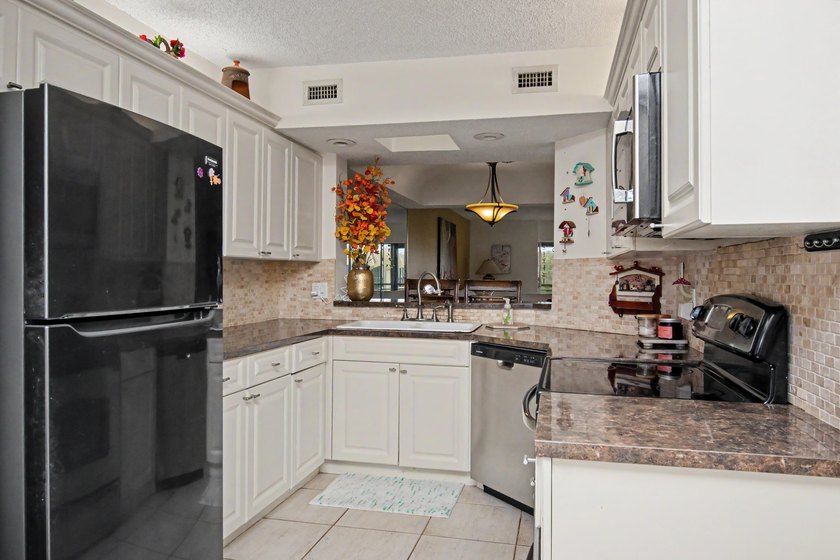 GORGEOUS 2/2 CONDO IN BOCA RATON, RARELY AVAILABLE 4TH FLOOR - photo 14