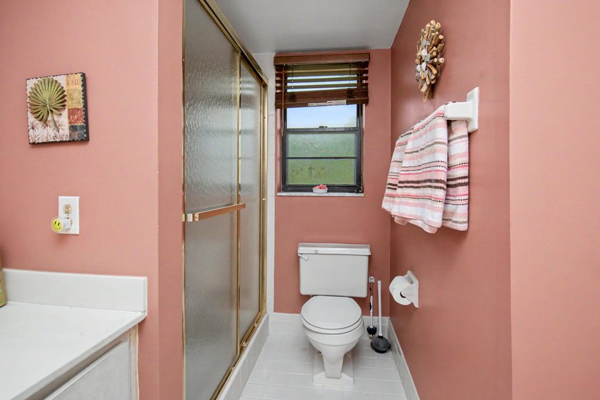 GORGEOUS 2/2 CONDO IN BOCA RATON, RARELY AVAILABLE 4TH FLOOR - photo 25