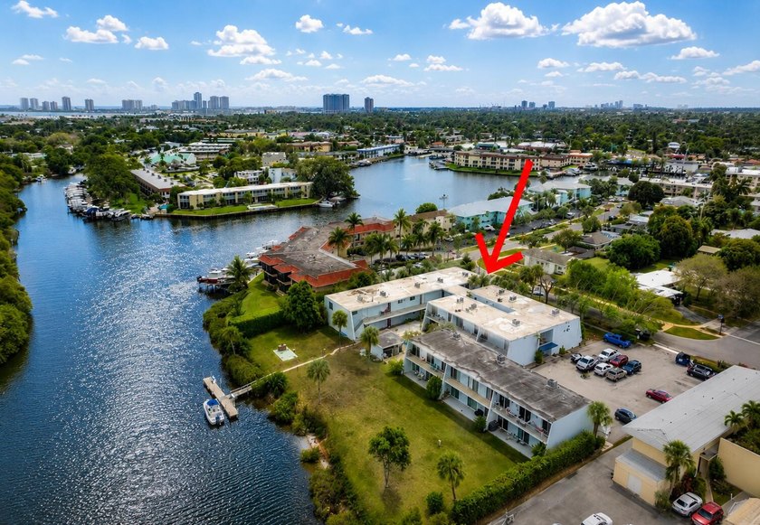 Waterfront living with direct ocean access! This beautifully - photo 19
