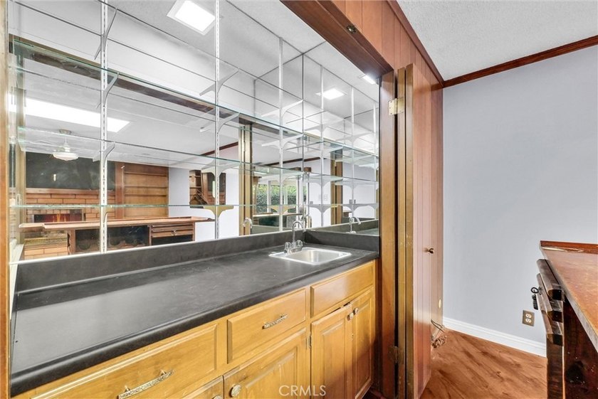 HURRY, DON'T MISS THIS EXCEPTIONAL VALUE! This spacious - photo 20