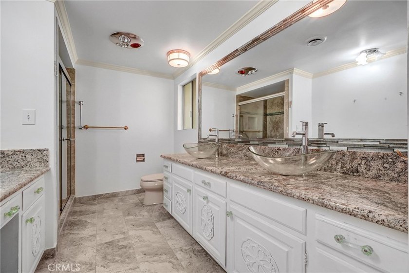 HURRY, DON'T MISS THIS EXCEPTIONAL VALUE! This spacious - photo 25