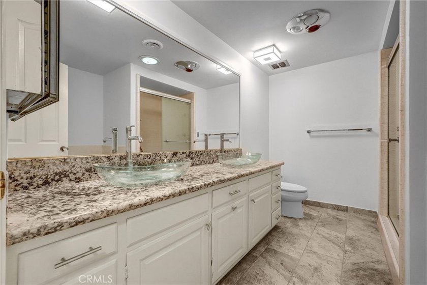 HURRY, DON'T MISS THIS EXCEPTIONAL VALUE! This spacious - photo 27