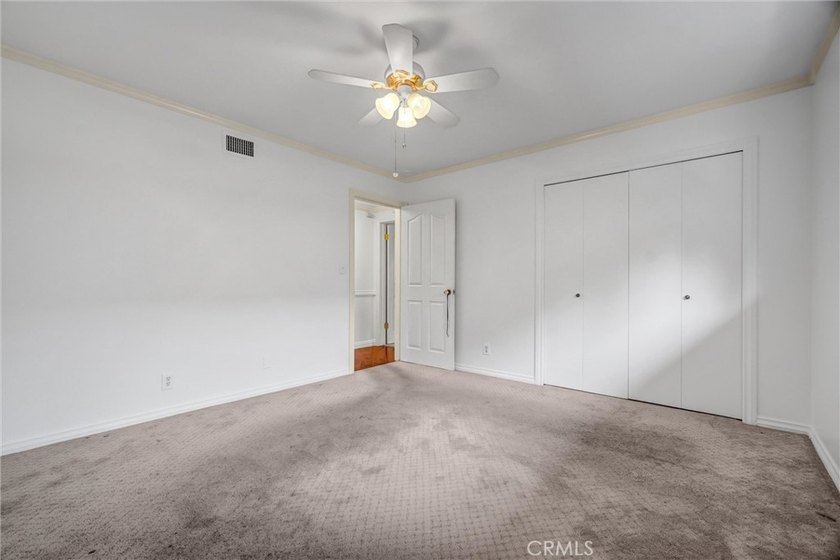 HURRY, DON'T MISS THIS EXCEPTIONAL VALUE! This spacious - photo 29