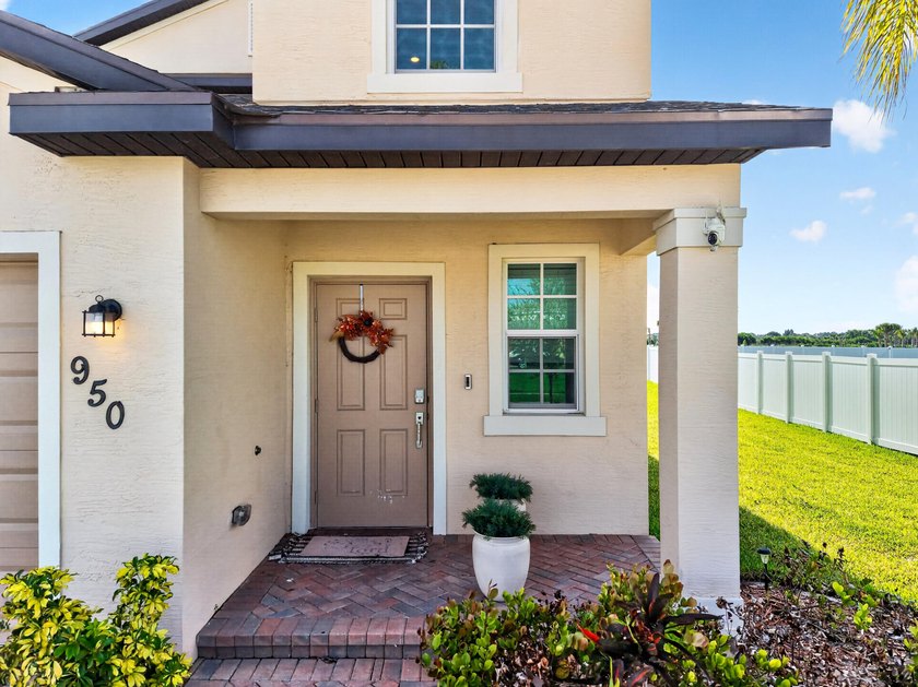 Built in 2024 this pristine Mediterranean-style floor plan - photo 19