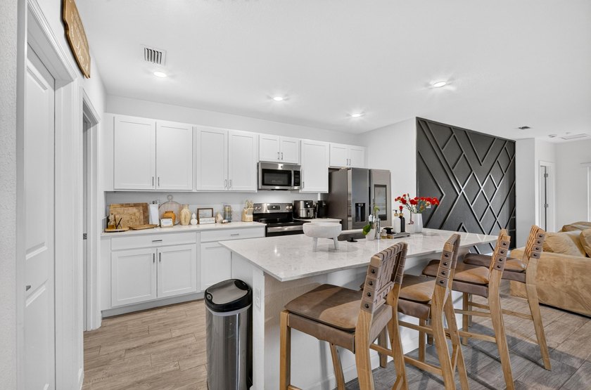 Built in 2024 this pristine Mediterranean-style floor plan - photo 29