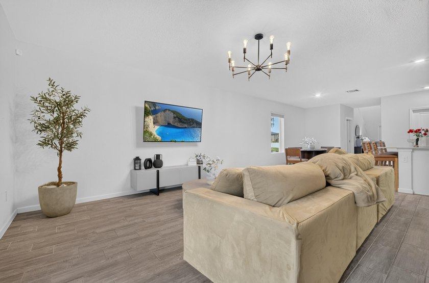 Built in 2024 this pristine Mediterranean-style floor plan - photo 34