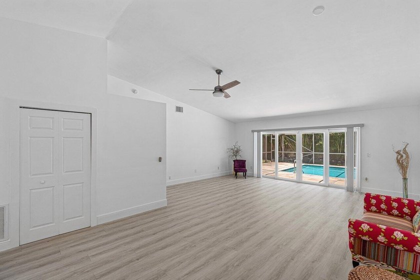 Charming guard gated community in East Boca, 1 1/2 miles to - photo 6