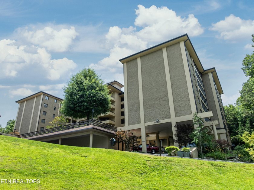 Welcome to 1704 Hidden Hills Rd, Unit 108, an extraordinary - photo 3