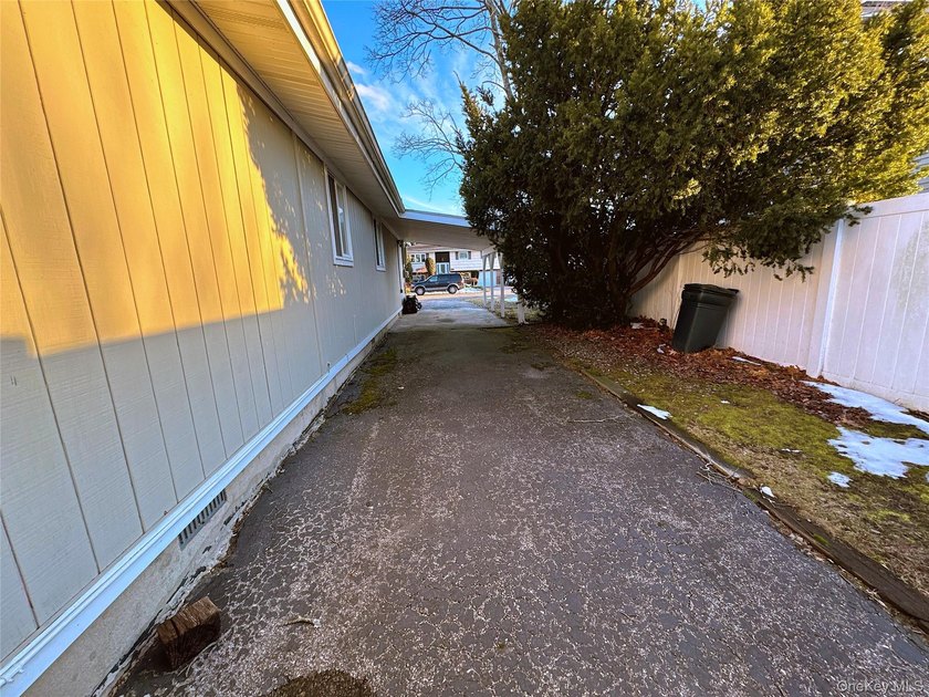 Don't miss this well-maintained ranch offers 3 bedrooms, 2 full - photo 16