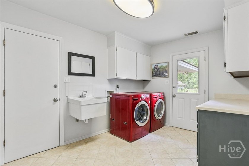 Tucked away on a quiet cul-de-sac in The Landings on Skidaway - photo 18