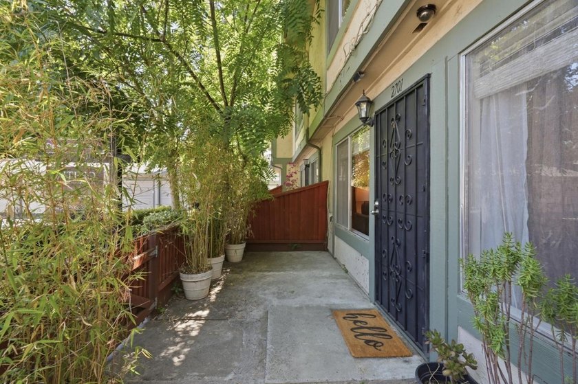 Welcome to 2701 Lone Bluff Way, Unit 18 a charming 2-bedroom, 1 - photo 5