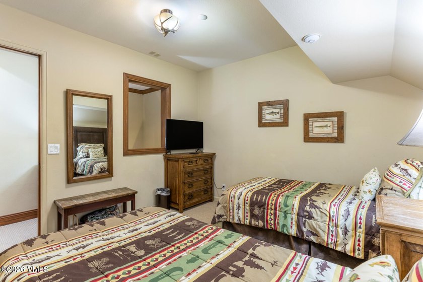 Rarely Available Penthouse at Creekside This penthouse offers - photo 30