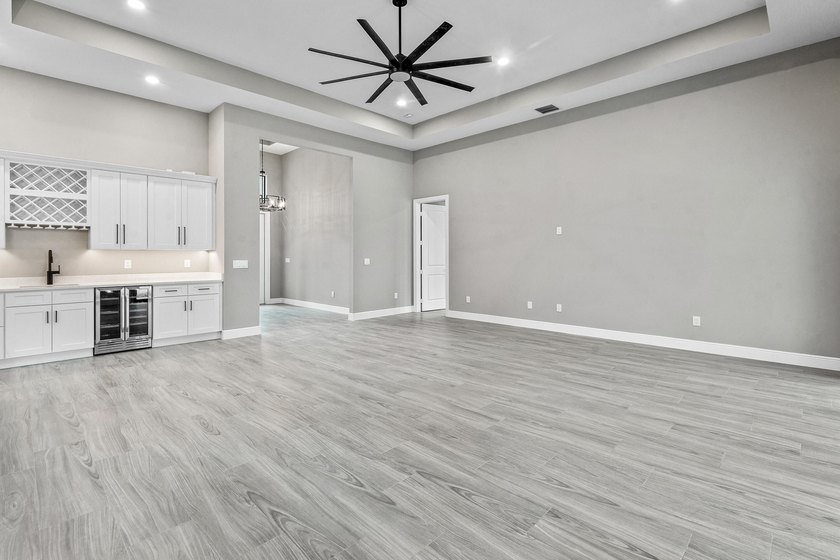 Exceptional new construction in Jupiter Farms with high-end - photo 9