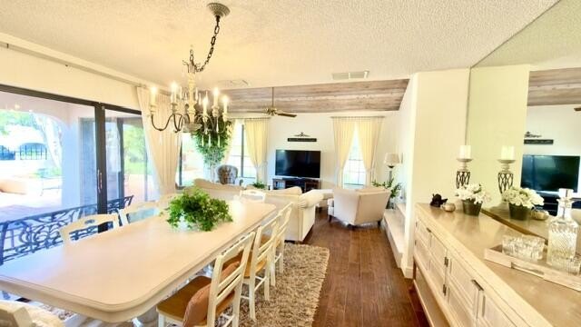 This is a spacious 2 story home on the lake in Villa D Este, a - photo 19