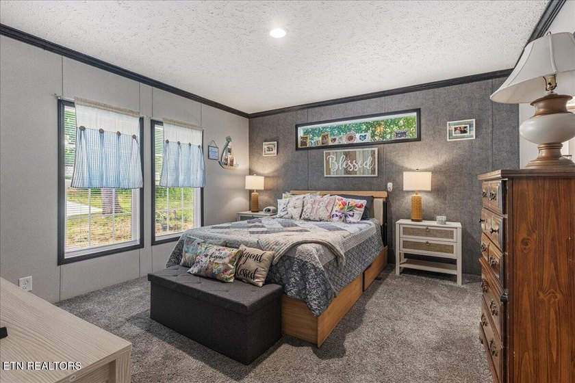 Welcome home to this beautiful 2023 manufactured home offering - photo 10