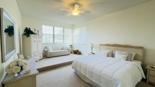 This is a spacious 2 story home on the lake in Villa D Este, a - photo 24