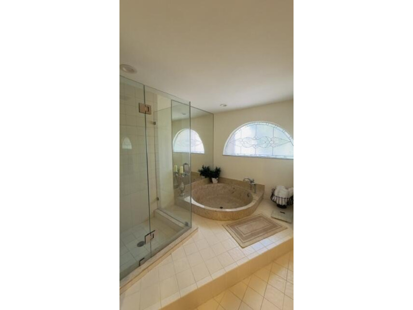 This is a spacious 2 story home on the lake in Villa D Este, a - photo 33