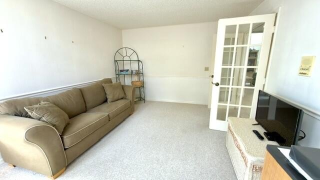 This is a spacious 2 story home on the lake in Villa D Este, a - photo 38
