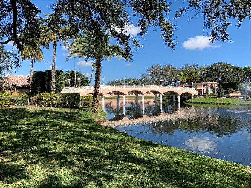 This is a spacious 2 story home on the lake in Villa D Este, a - photo 40