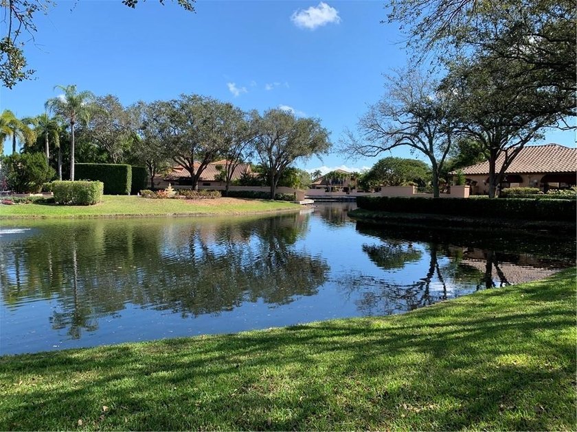 This is a spacious 2 story home on the lake in Villa D Este, a - photo 42