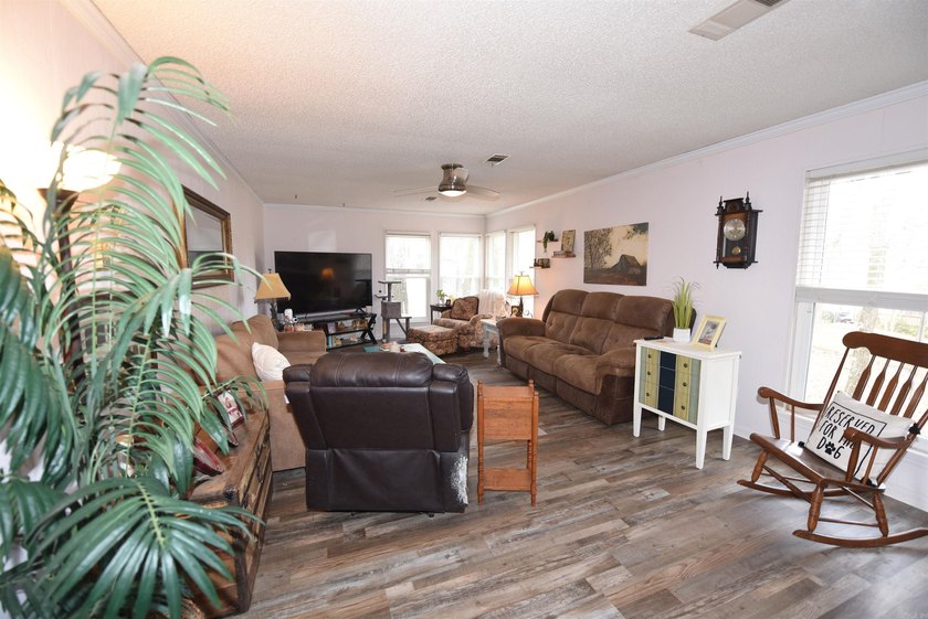 Centrally located in the charming heart of picturesque Fairfield - photo 4