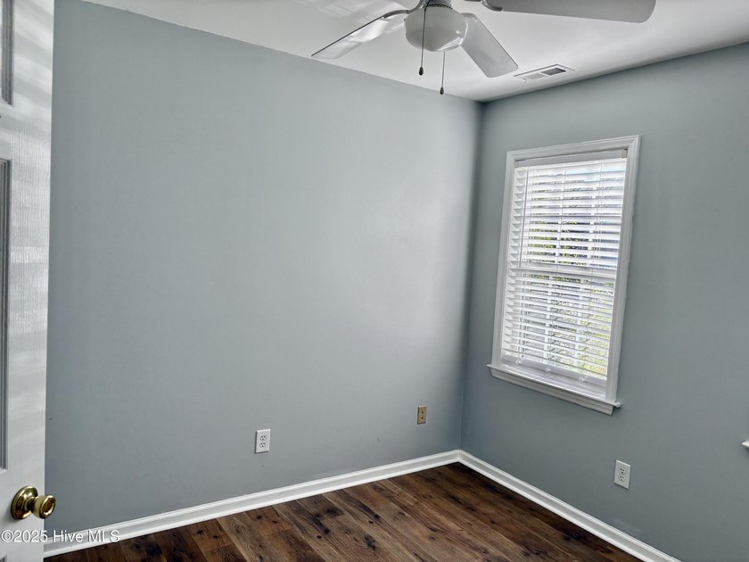 3 bedroom, 2 bath home with all appliances and fenced in yard - photo 11