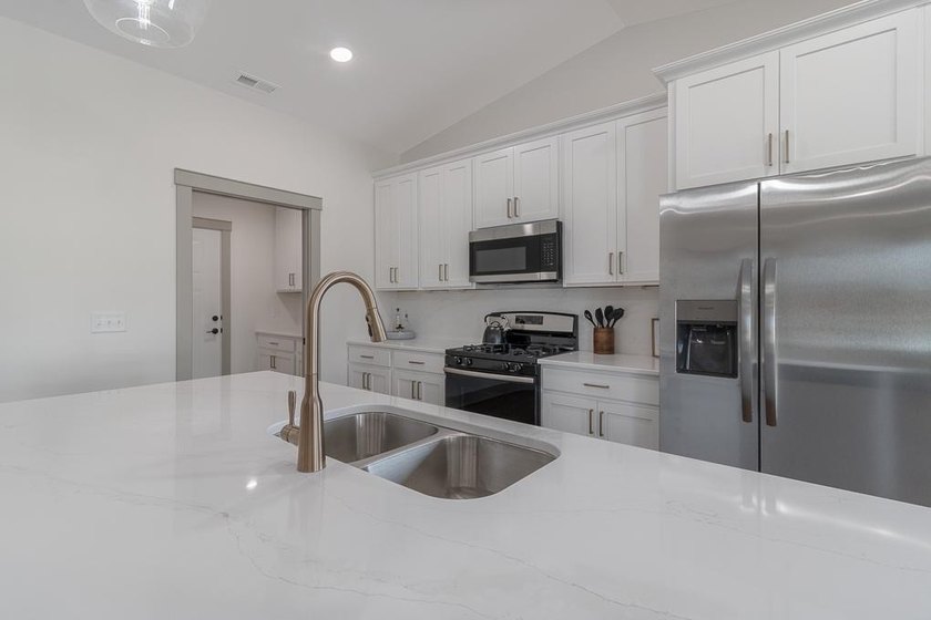 New Construction - 2 bedrooms, 2 bathrooms, oversized 2-stall - photo 14