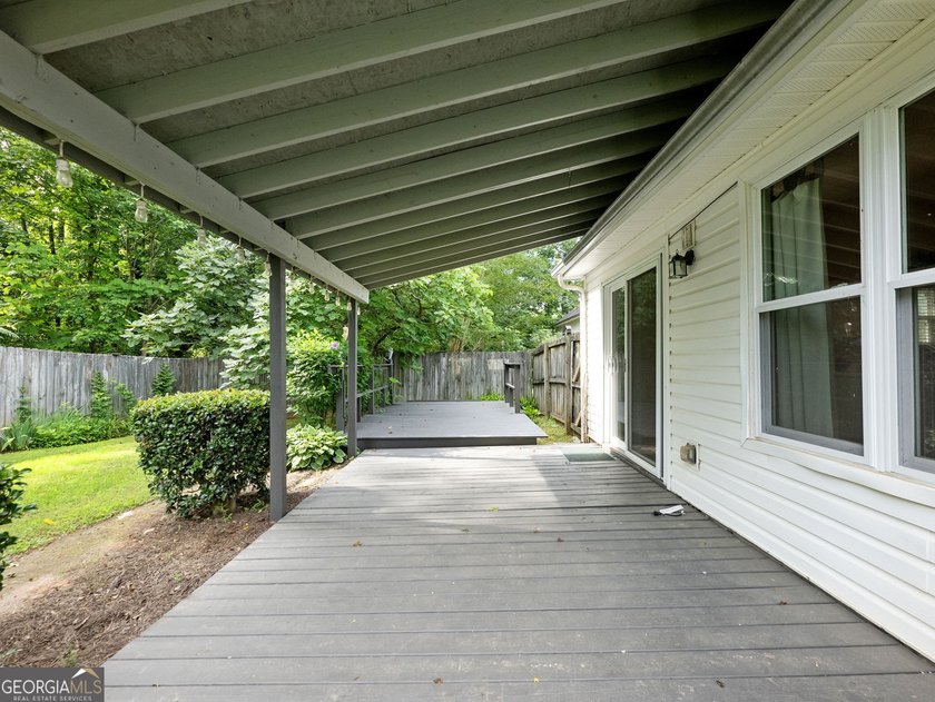 Looking for a good starter home? This is it! You will enjoy a - photo 20
