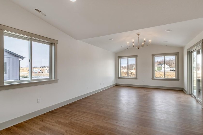 New Construction - 2 bedrooms, 2 bathrooms, oversized 2-stall - photo 20
