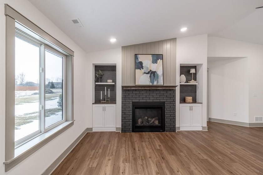 New Construction - 2 bedrooms, 2 bathrooms, oversized 2-stall - photo 22