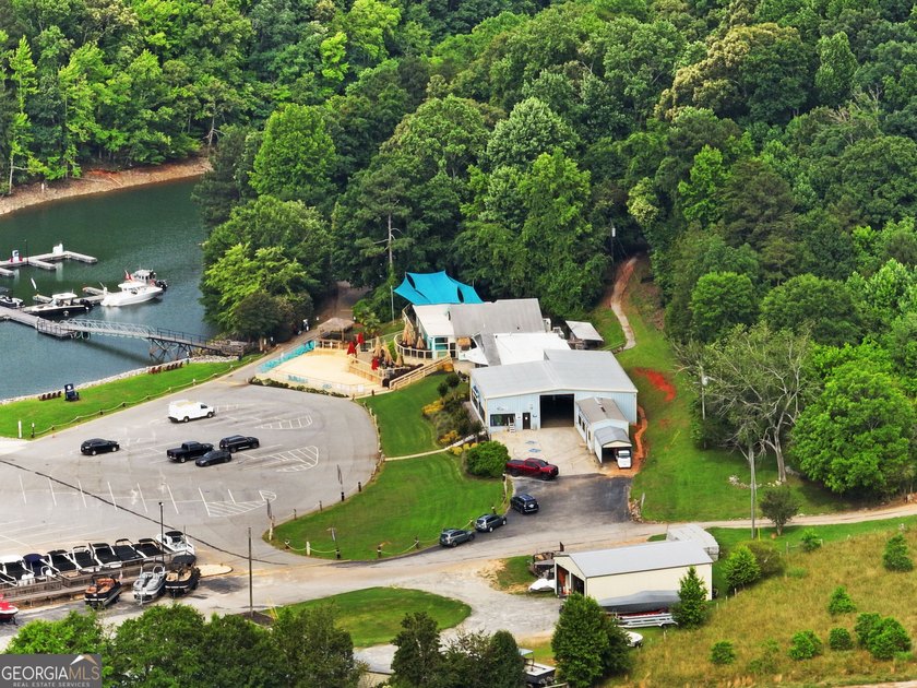Looking for a good starter home? This is it! You will enjoy a - photo 24