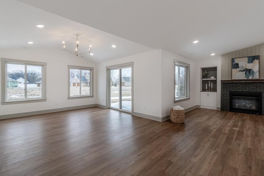 New Construction - 2 bedrooms, 2 bathrooms, oversized 2-stall - photo 28