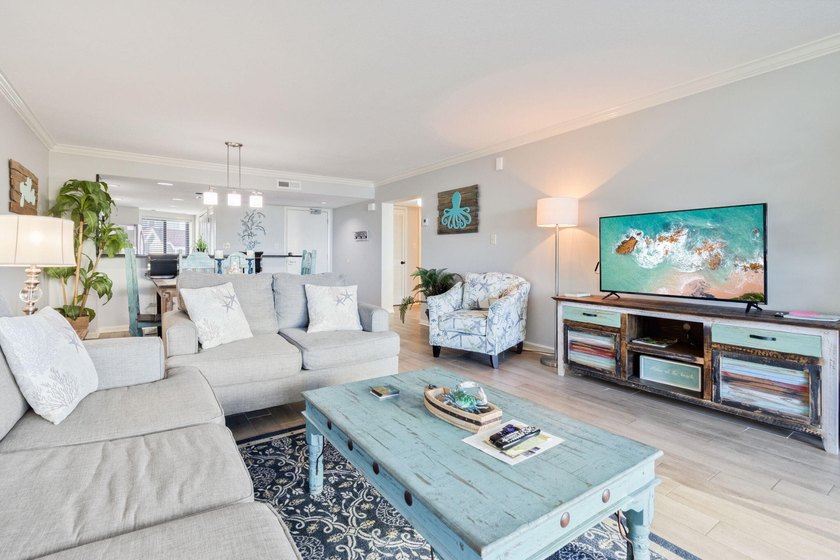 Stunning gulf front condo in Miramar Beach, where luxury meets - photo 11