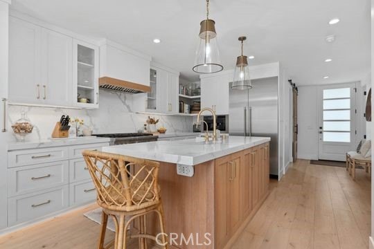 Fully reimagined coastal residence with comprehensive 2021 - photo 9