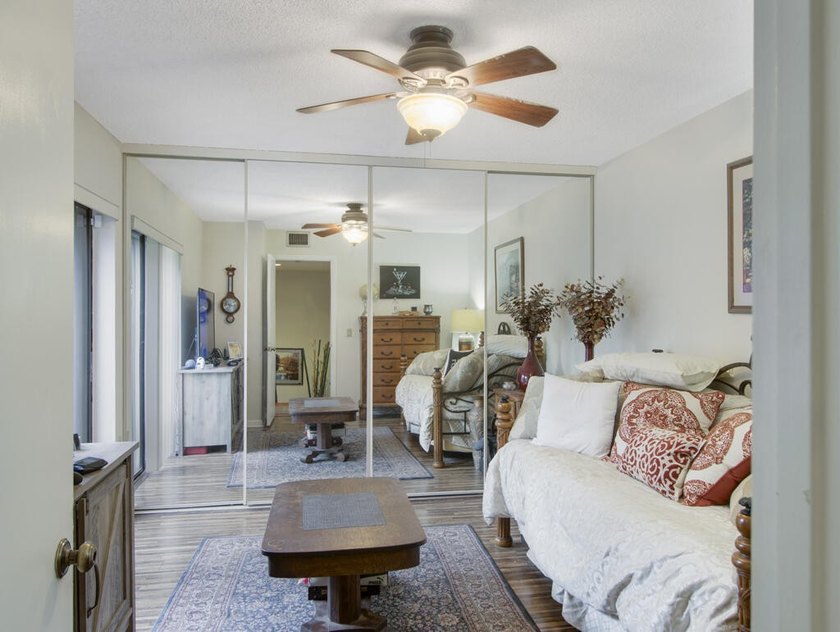 Looking for an amazing Townhouse? A must see! This townhome - photo 12