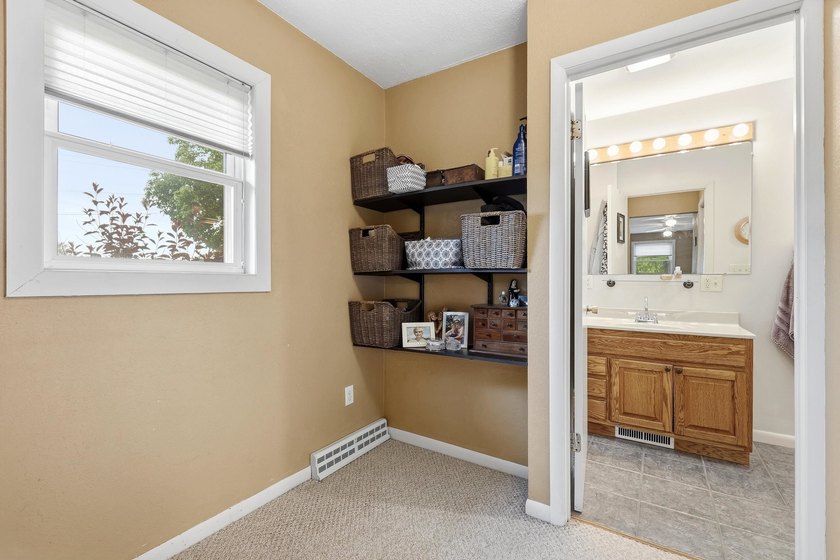 Backing up directly to the beautiful Lacoma Golf Course, Red - photo 20